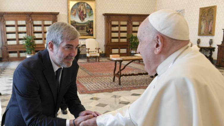 Clavijo lamenta la muerte del Papa Francisco: «Nos abrió las puertas cuando nadie lo hacía»