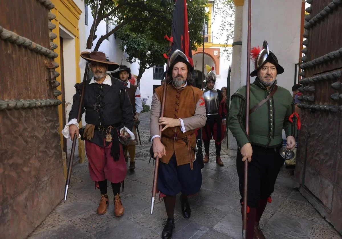 Los Tercios de Olivares de Sevilla desfilando