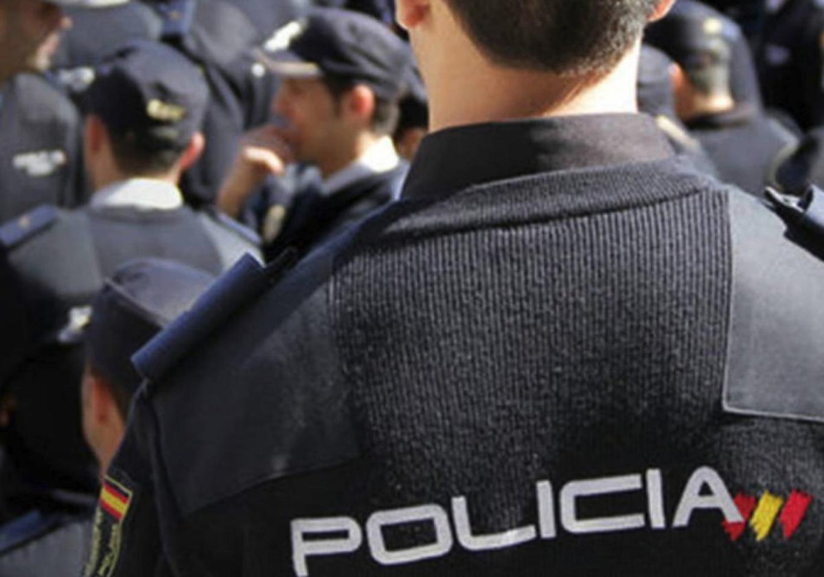 Agentes de la Policía Nacional.