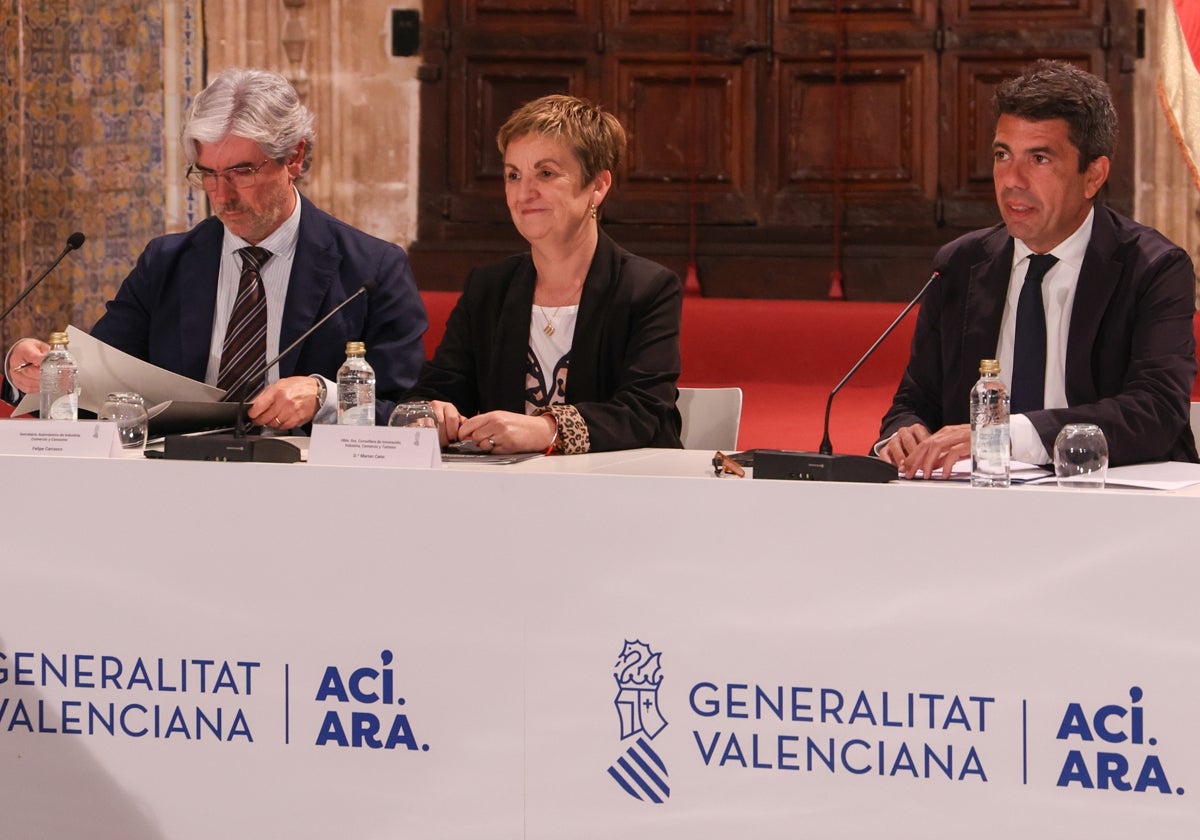 Carlos Mazón junto a la consellera de Innovación, Industria, Comercio y Turismo, Marián Cano, este martes en Valencia