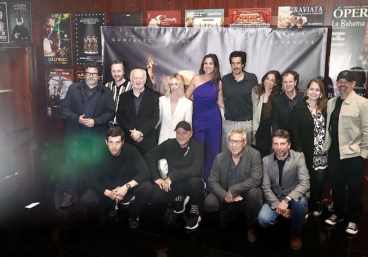 La concejala de Turismo, Blanca Jiménez, asiste con el elenco a la presentación de la segunda temporada de la serie 'Memento Mori'