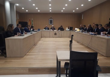 La ruta del millón de euros que salió del Córdoba, según la Guardia Civil: a empresas de León y de ahí a «pagar la compra del club»
