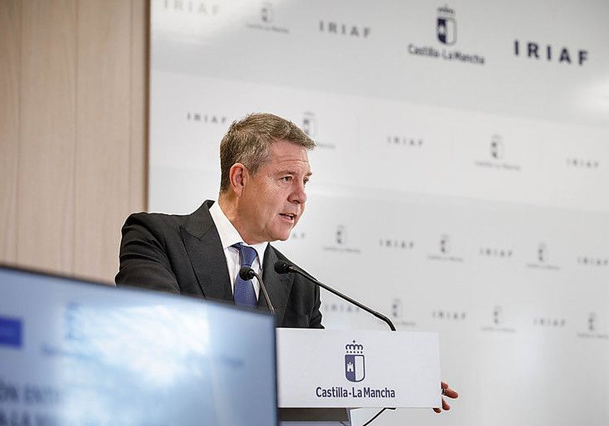 García-Page durante su visita a la localidad de Marchamalo