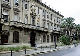 Un incendio en el CIE de Valencia deja dos agentes asistidos por inhalación de humo