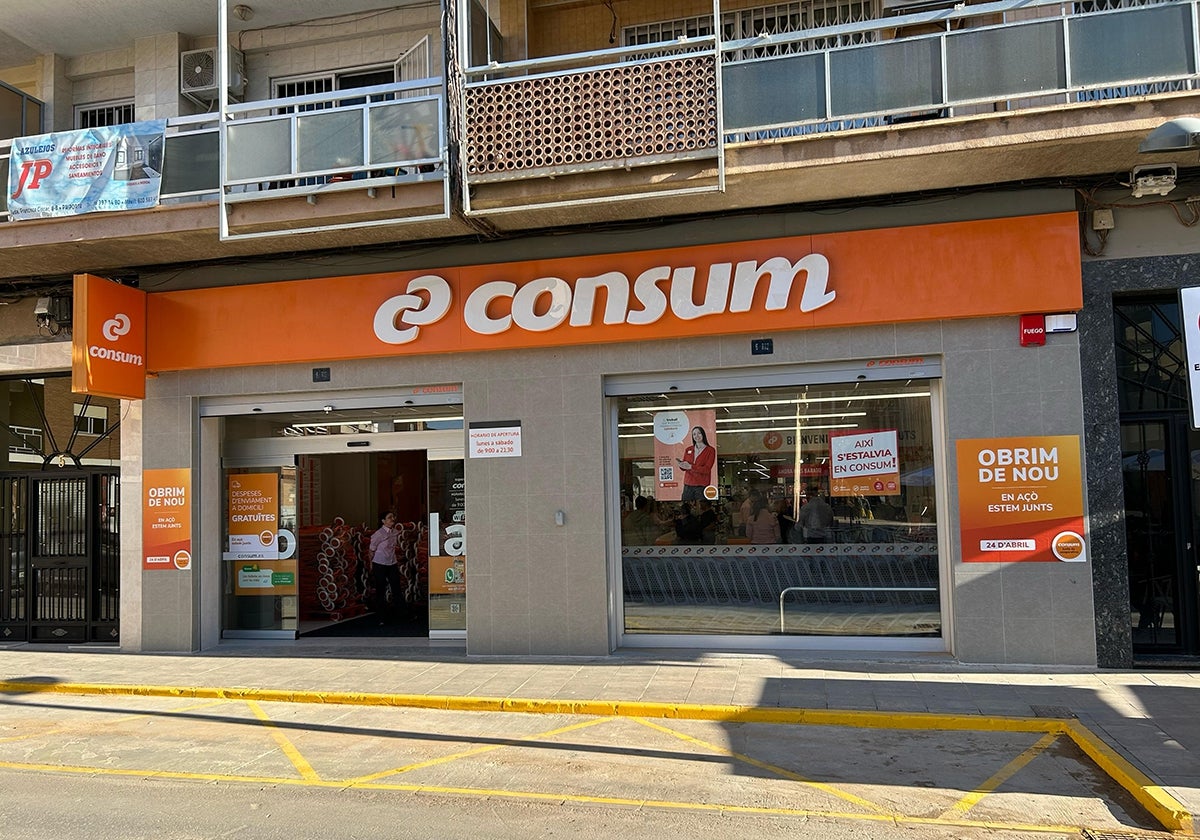 Imagen de la tienda de Consum reabierta en Paiporta