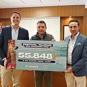 Enrique Ponce dona 55.848 euros a su pueblo, Chiva, afectado por la dana