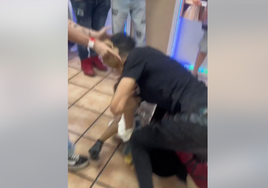 Un concejal de un municipio de Murcia denuncia una agresión homófoba en un establecimiento de comida: «Te voy a matar»