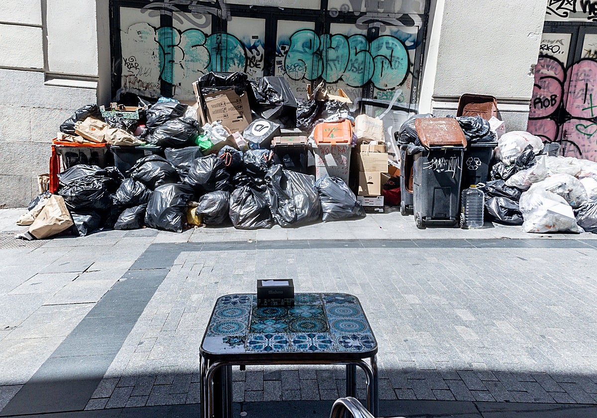Tercer día de la huelga de basuras en la capital