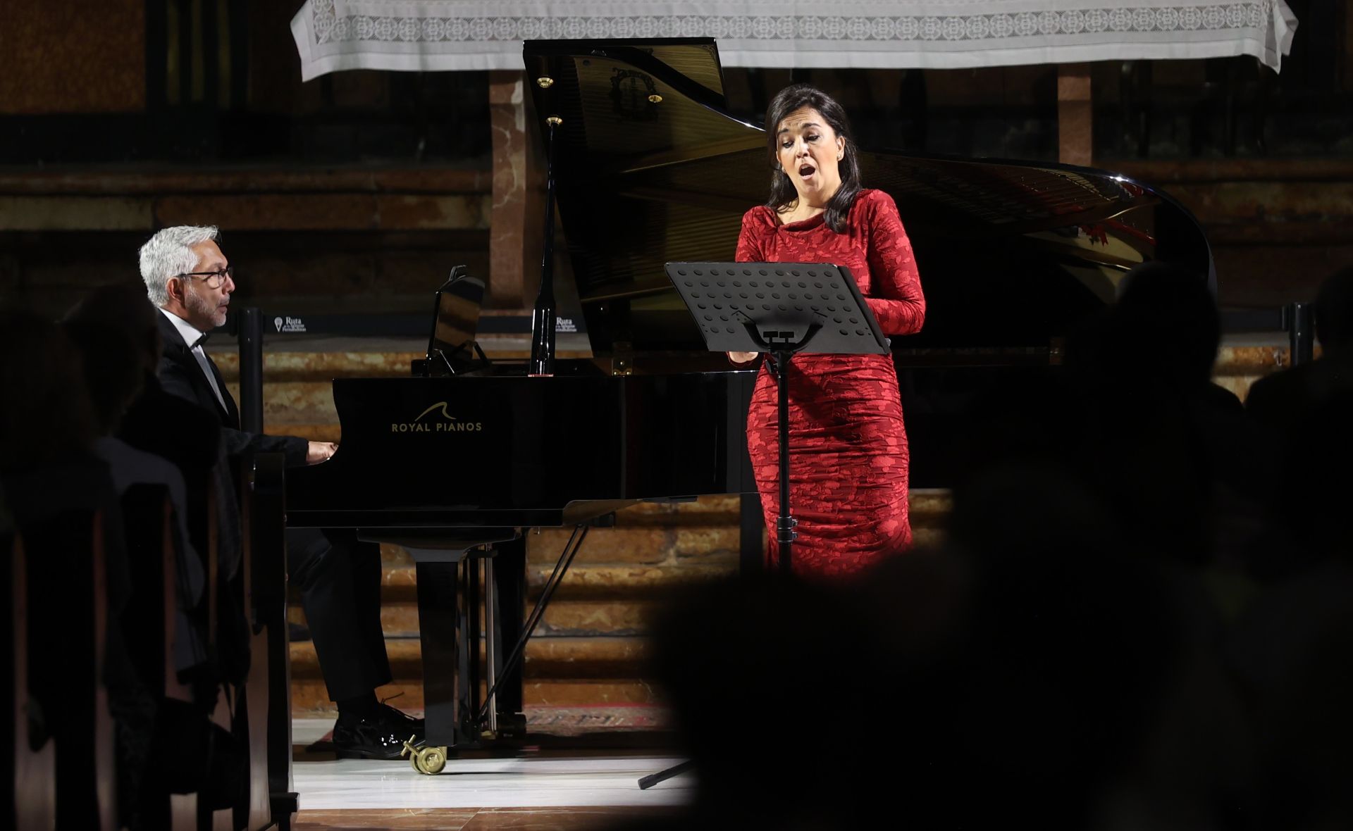 Auxiliadora Toledano y Julio Alexis Muñoz abren el Festival Primavera de Córdoba, en imágenes