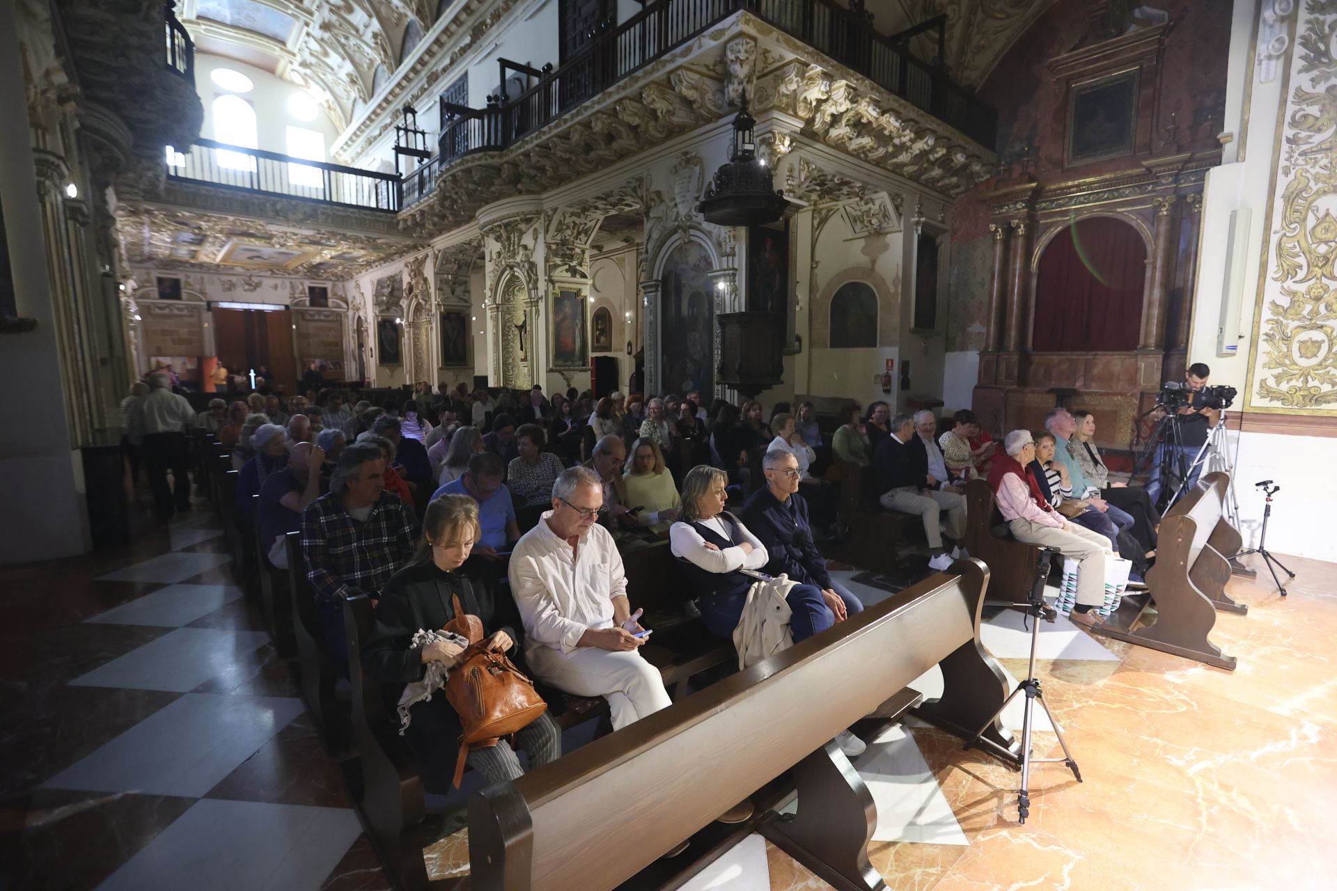 Auxiliadora Toledano y Julio Alexis Muñoz abren el Festival Primavera de Córdoba, en imágenes