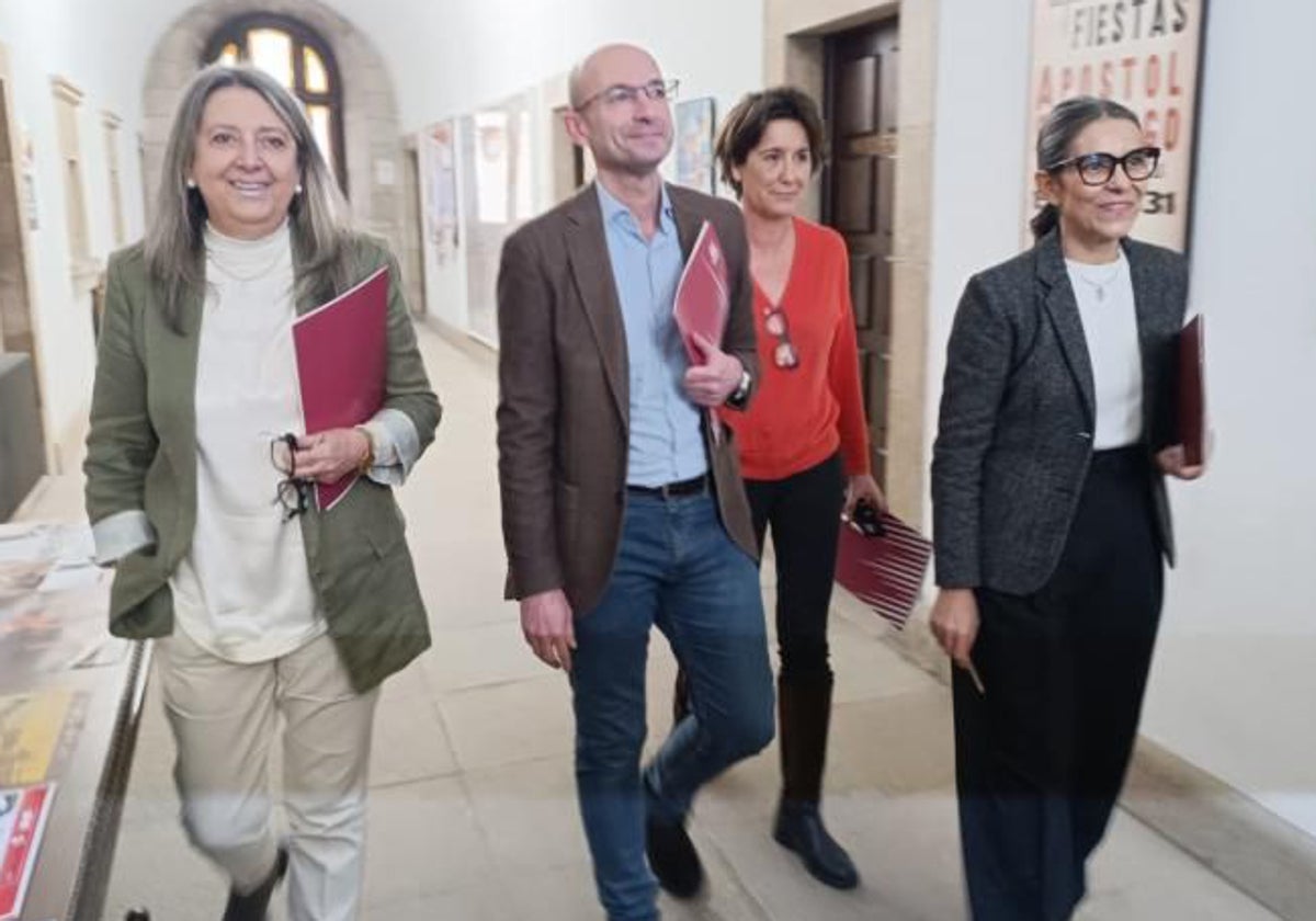 Mila Castro, Gonzalo Muíños, Marta Álvarez y Mercedes Rosón (archivo)