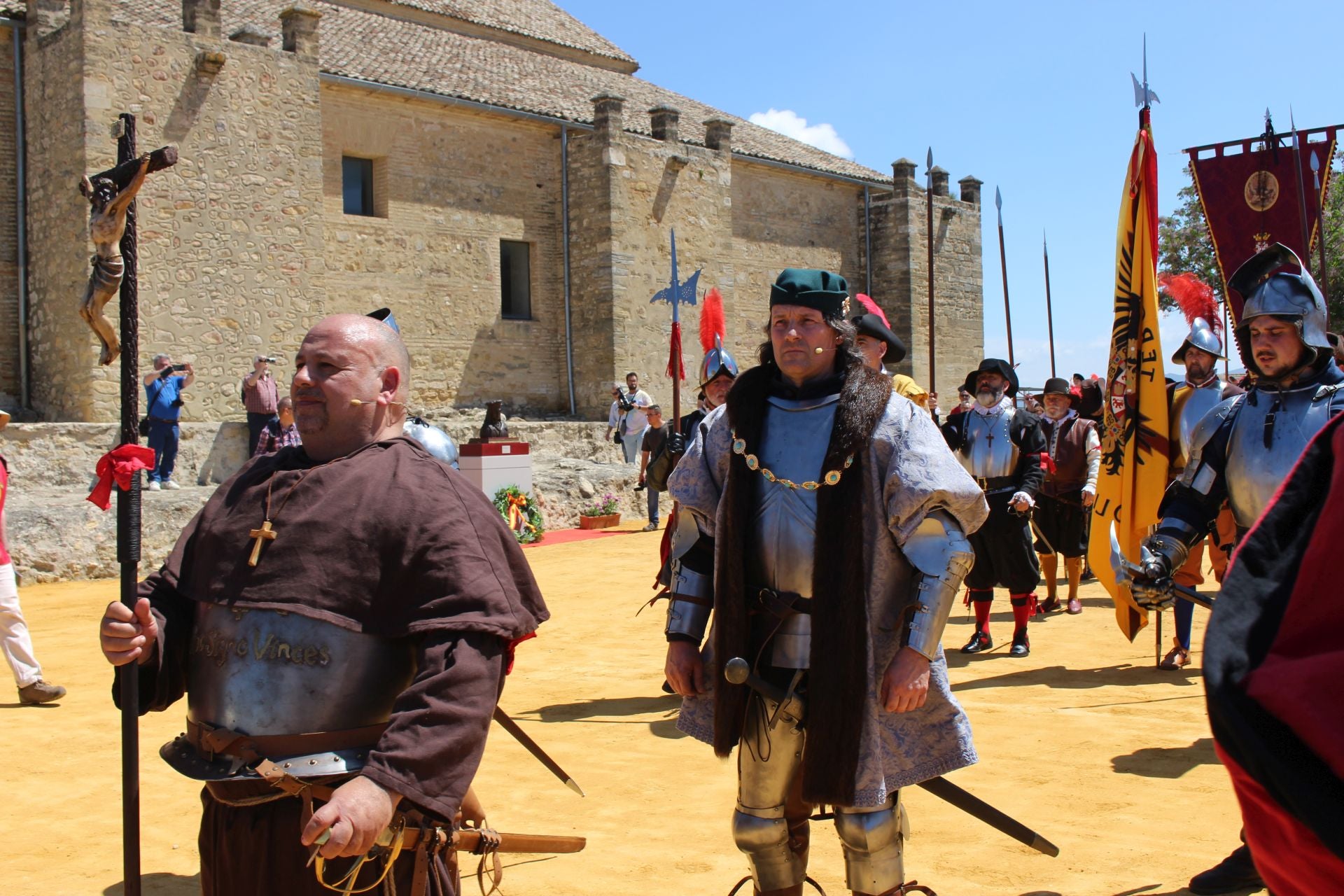 El espectacular desfile del Tercio de Olivares por las calles de Montilla, en imágenes
