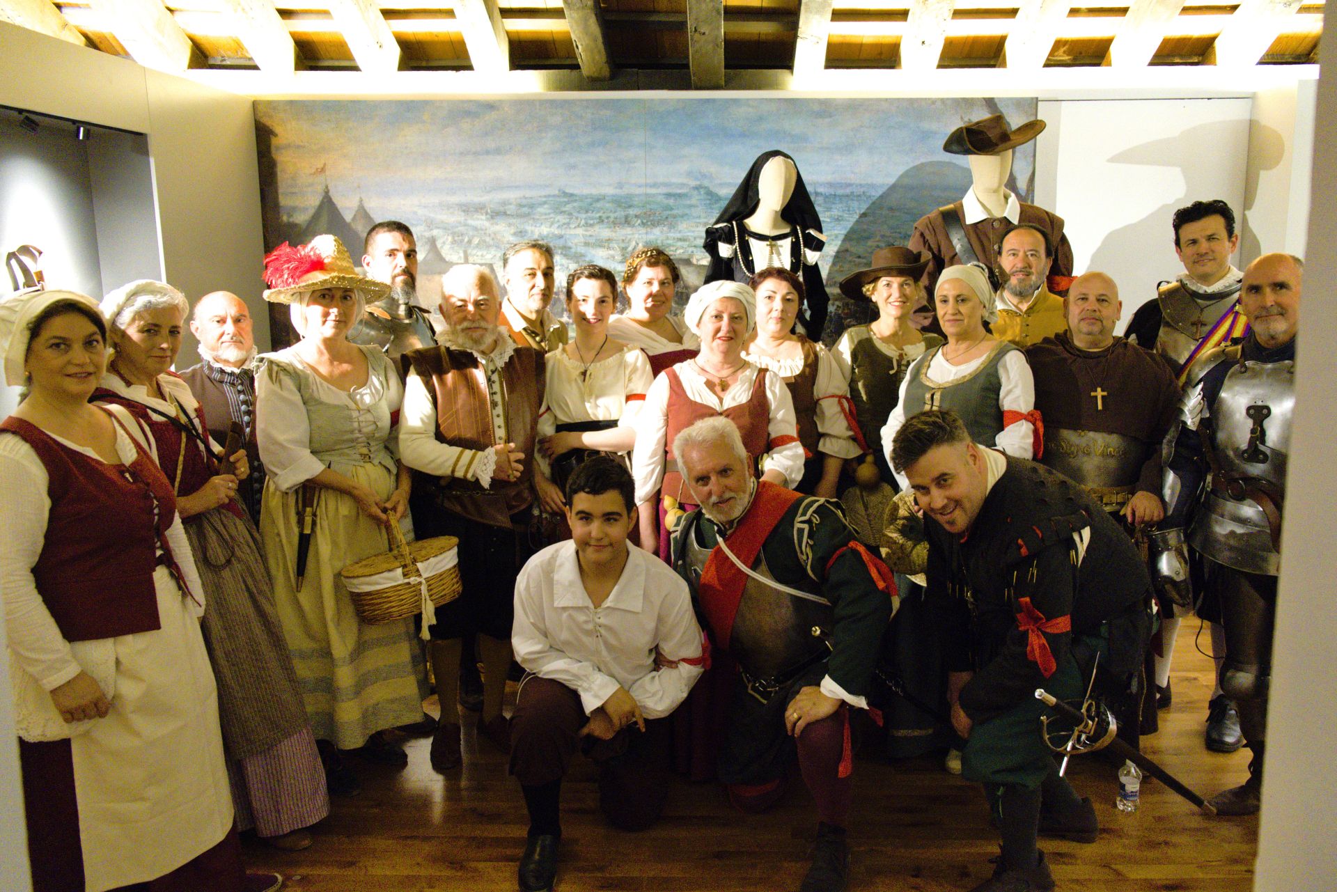El espectacular desfile del Tercio de Olivares por las calles de Montilla, en imágenes