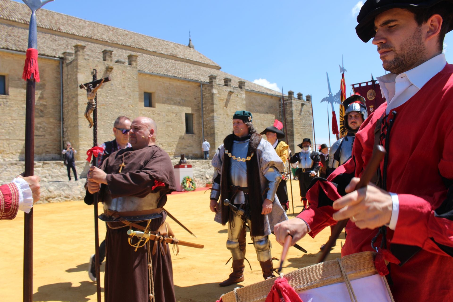 El espectacular desfile del Tercio de Olivares por las calles de Montilla, en imágenes