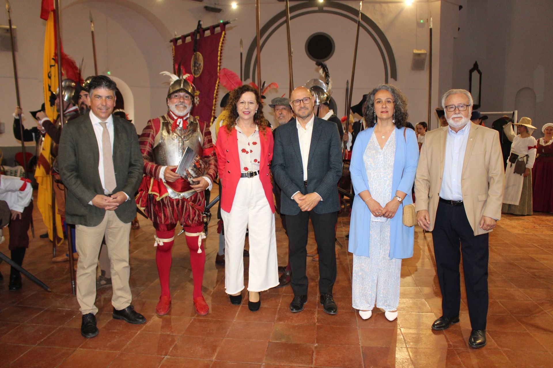 El espectacular desfile del Tercio de Olivares por las calles de Montilla, en imágenes
