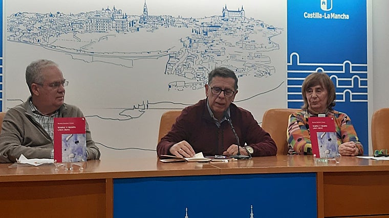Presentación, en la Biblioteca de Castilla-La Mancha en el mes de febrero, del último poemario, con la presencia de Joan Gomper, editor de Cely,a y la poeta toledana María Muñoz, que prologa el libro