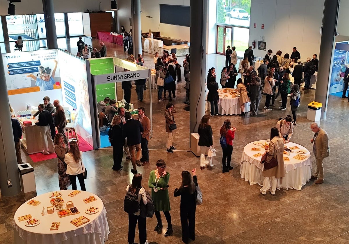 Vestíbulo del Palacio de Congresos y Exposiciones, el viernes