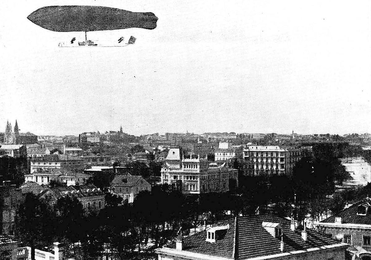 El dirigible 'España', sobre la Castellana, en 1910, en una imagen que fue portada de ABC