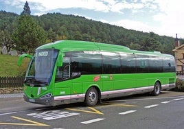Los sindicatos logran un preacuerdo para tratar de evitar la huelga de autobuses: subida salarial del 4,5% y horas extra mejor pagadas