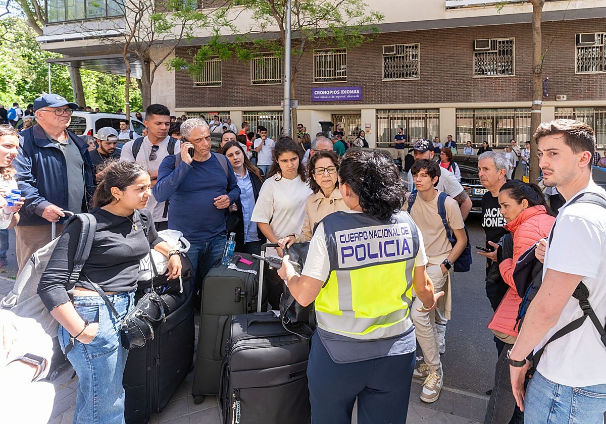 Cientos de personas, evacuadas del tren con dirección a Valencia