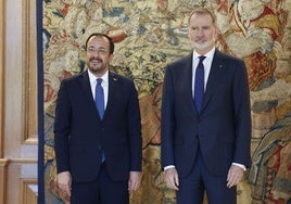 Felipe VI mantiene su agenda de actos oficiales mientras está en «contacto permanente» con Sánchez desde el inicio del apagón