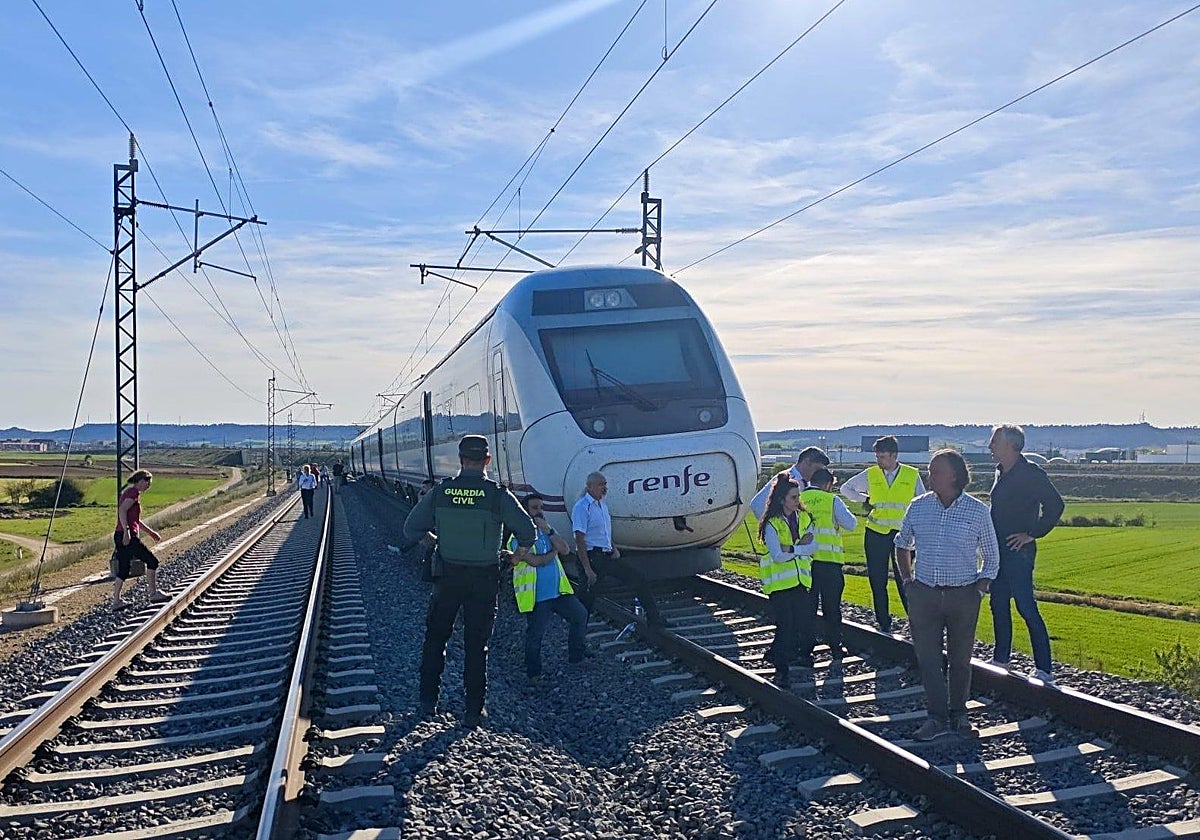 Cientos de viajeros de tren atrapados en Venta de Baños, Toro y la Variante de Pajares