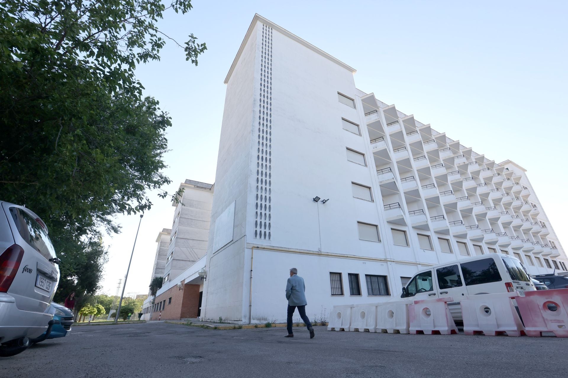 El acto de cesión del emblemático colegio mayor Séneca para ser un centro de FP