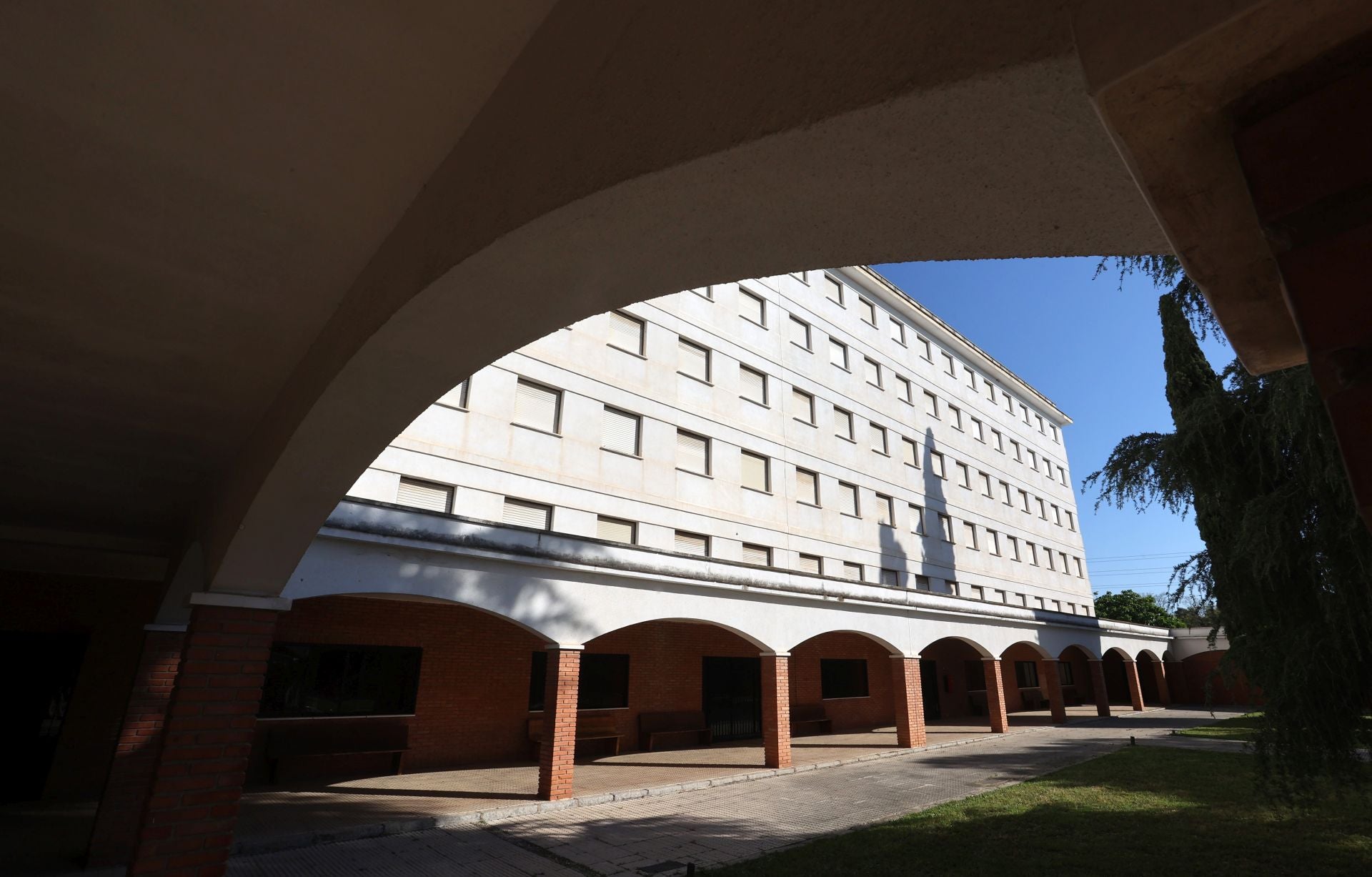 El acto de cesión del emblemático colegio mayor Séneca para ser un centro de FP