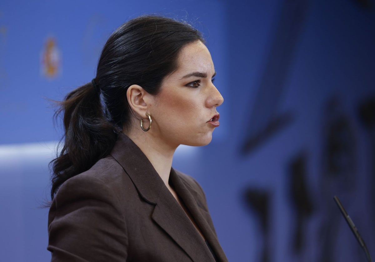La portavoz del Grupo Parlamentario Vox en el Congreso, Pepa Millán, valora en rueda de prensa el apagón eléctrico que colapsó este lunes España y Portugal