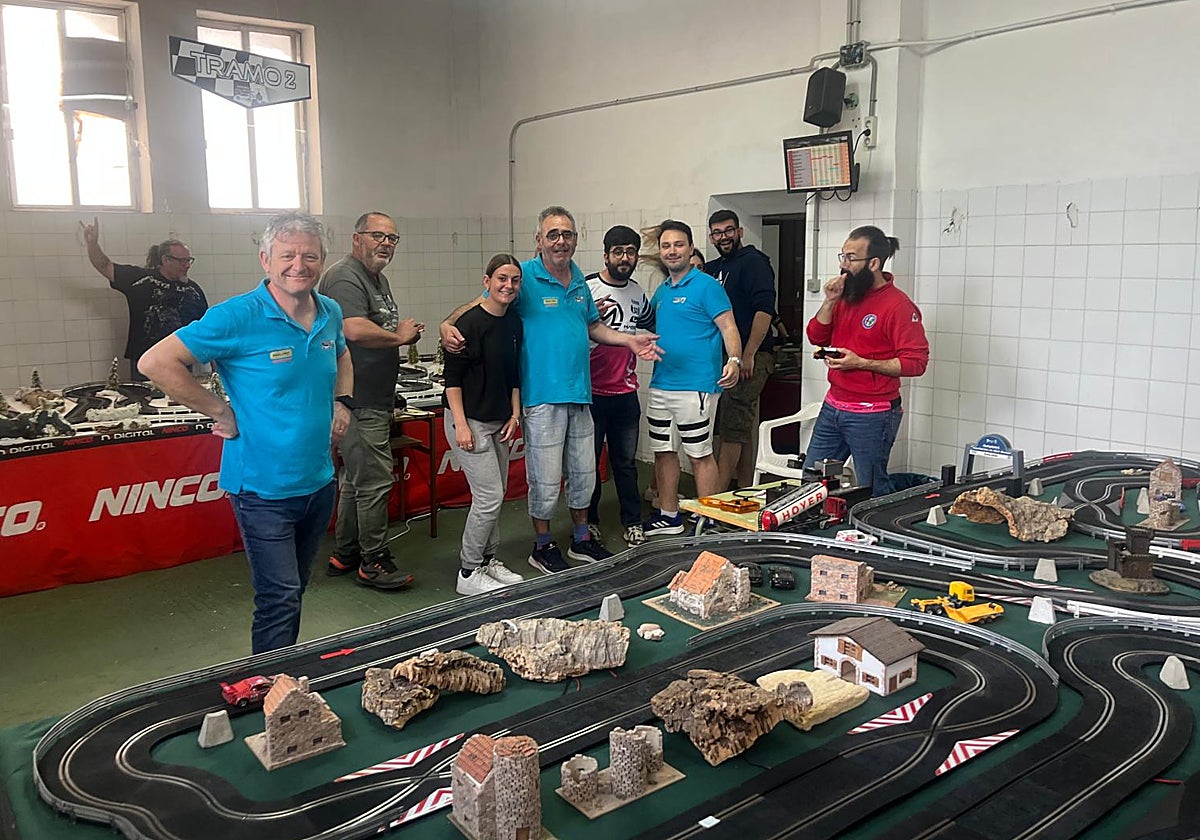 Participantes en el campeonato Corona de slot en Ibi (Alicante