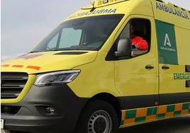 Muere una mujer en un accidente entre un camión y un todoterreno en Zufre