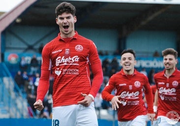El Córdoba CF ata al extremo Mariano Carmona, pichichi y sensación en la Segunda Federación