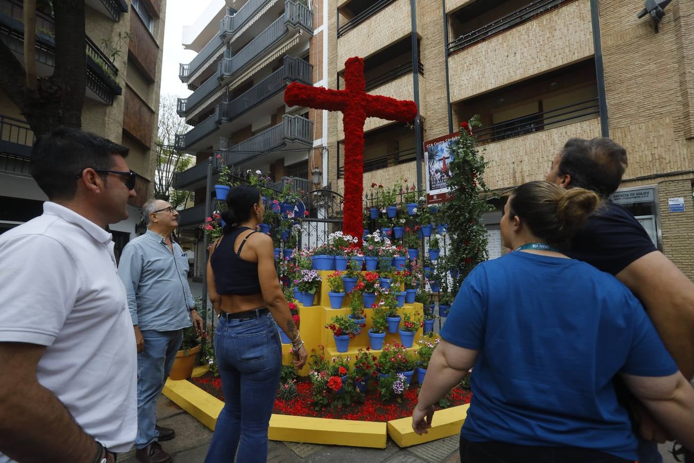El inicio de las espectaculares Cruces de Mayo de Córdoba, en imágenes