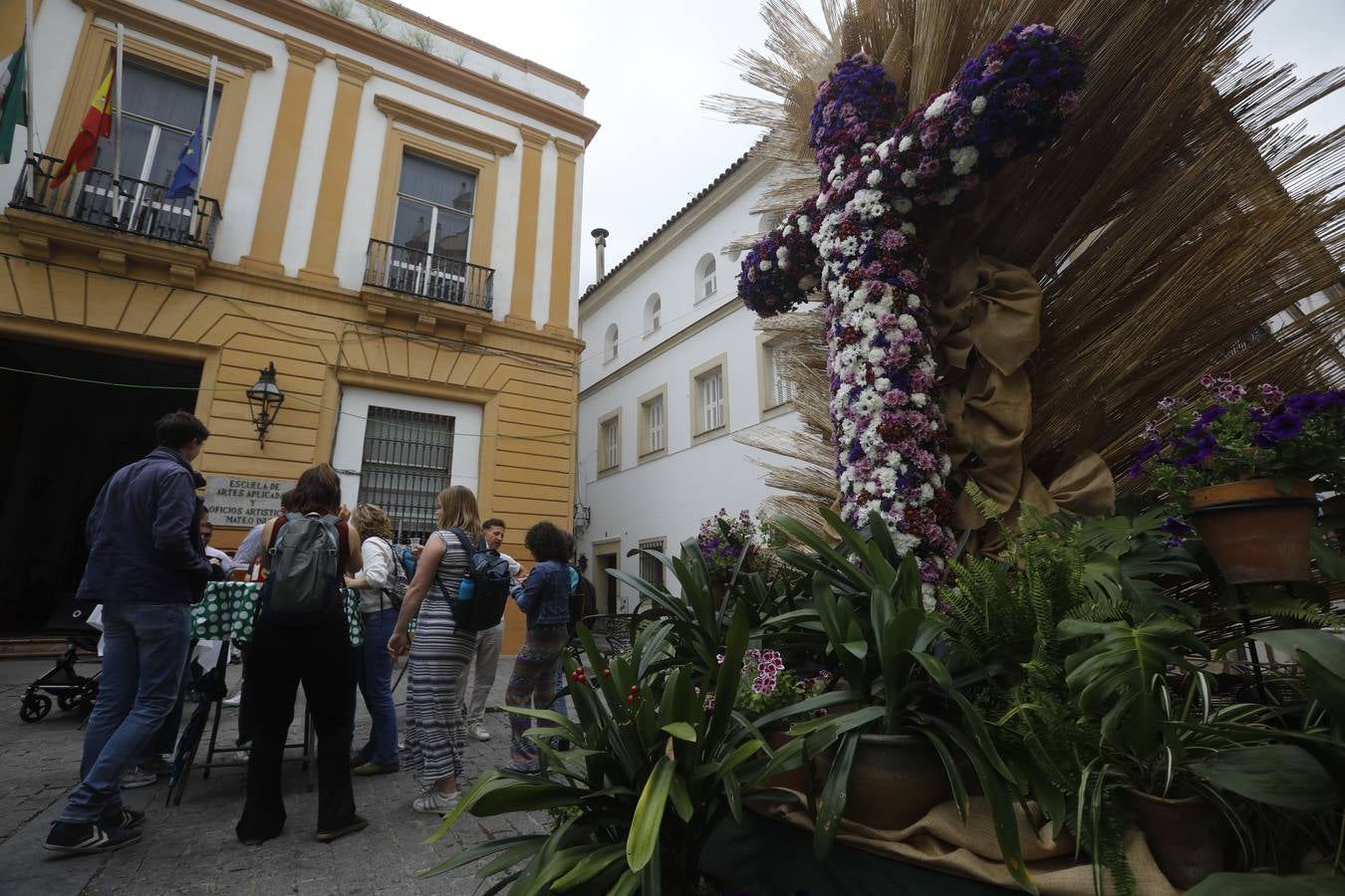 El inicio de las espectaculares Cruces de Mayo de Córdoba, en imágenes