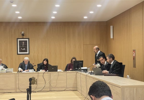 La Guardia Civil confirma que la 'adenda' del millón de euros es un documento con firma manipulada