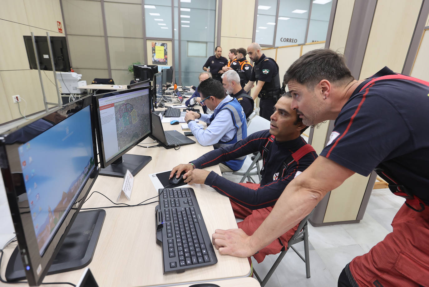 La seguridad en el comienzo de las Cruces de Mayo, en imágenes