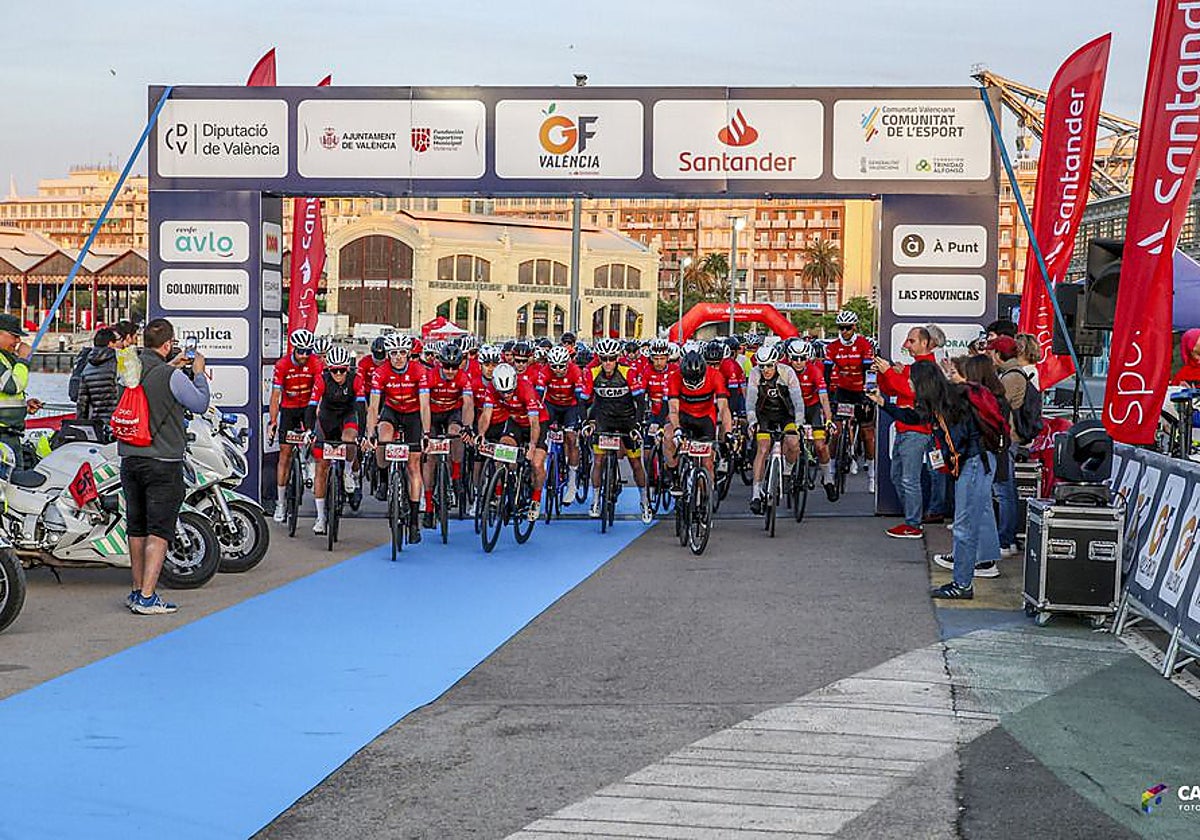 Imagen de archivo del Gran Fondo por Valencia de ciclismo