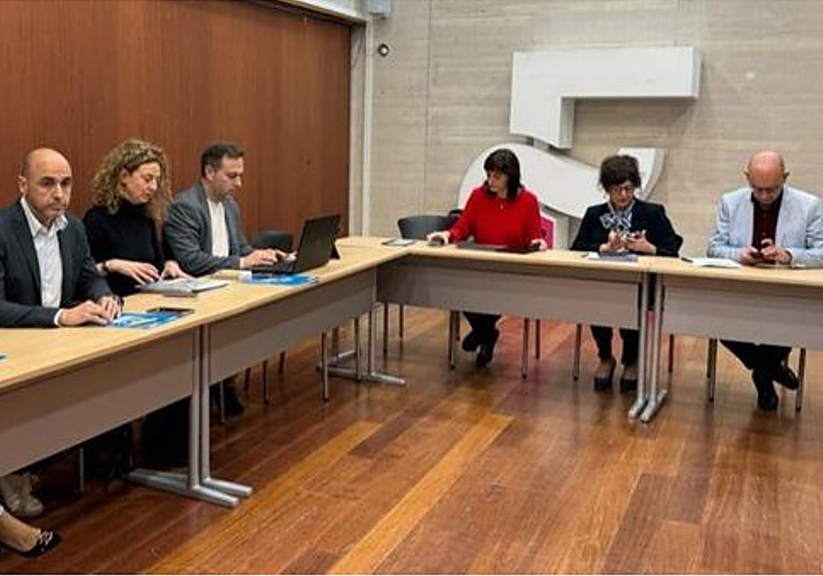 UGT, CCOO y ANPE ratifican en la Mesa Sectorial la continuidad del acuerdo de mejoras en Educación
