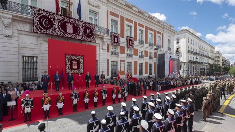 Tradicional desfile del Dos de Mayo en la Comunidad de Madrid