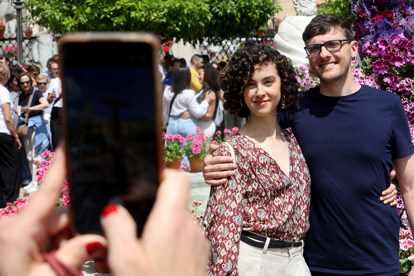El color y la belleza de las Cruces de Mayo en Córdoba, en imágenes