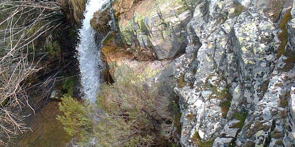 Fallece una senderista en la Garganta de Las Lanchas (Toledo) al caer desde una altura de cinco metros en una zona de cascadas