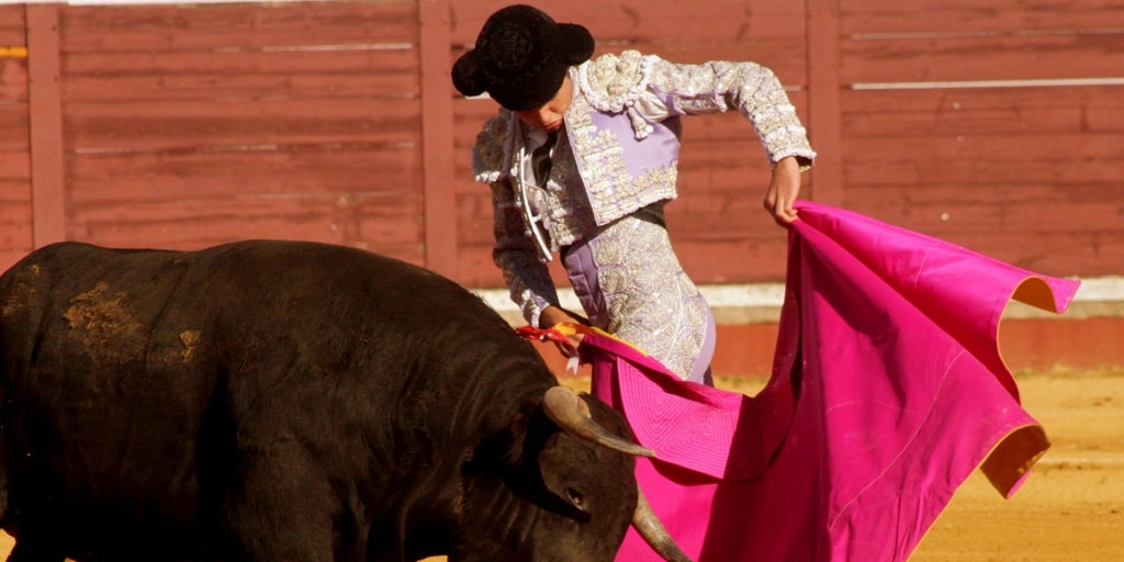 Toros: Manuel Román corta cuatro orejas y un rabo en Lucena