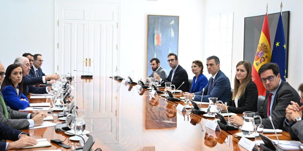 Malestar en Moncloa con Corredor por su gestión en las horas críticas: «No es el momento, Beatriz»