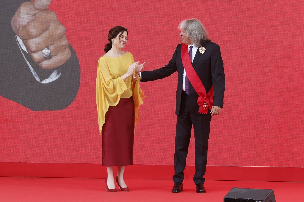 El cantaor José Mercé recoge la condecoración por ser «uno de los artistas cumbre del flamenco y un referente para España y para todo el mundo».