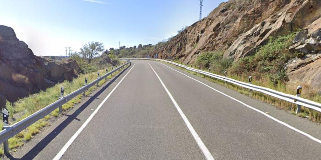 Cuatro muertos en la colisión de dos turismos cerca de Plasencia