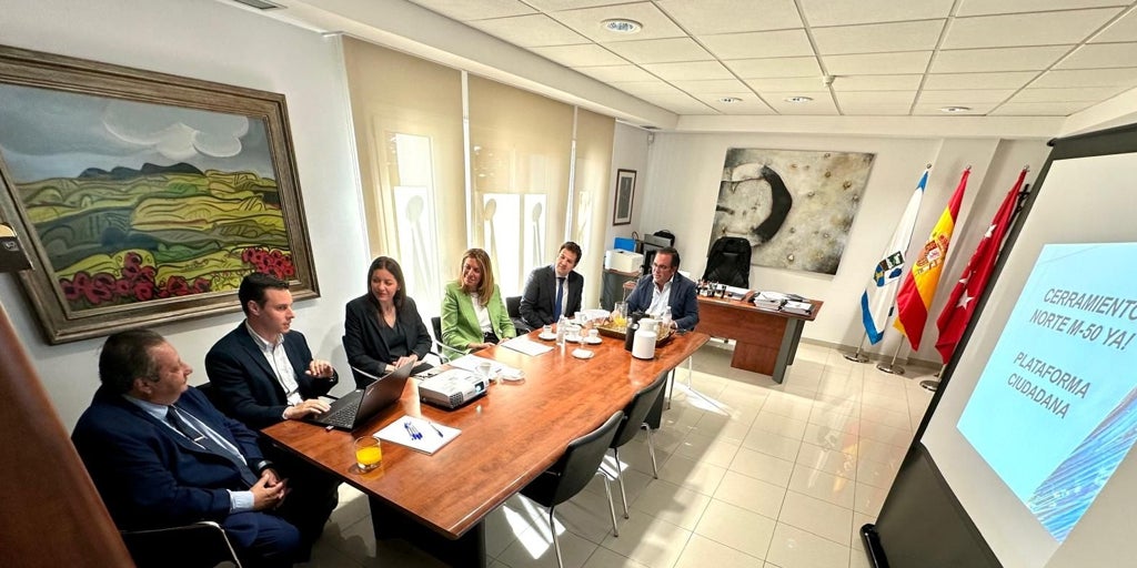 Alcaldes del arco noroeste, con la Plataforma por el cierre de la M-50