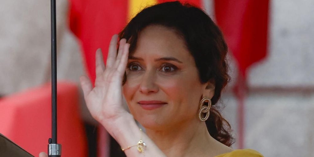 Ayuso: «El pueblo de Madrid está dolido y echa de menos a sus Fuerzas Armadas, pero volverá a celebrar a sus héroes con el Ejército»