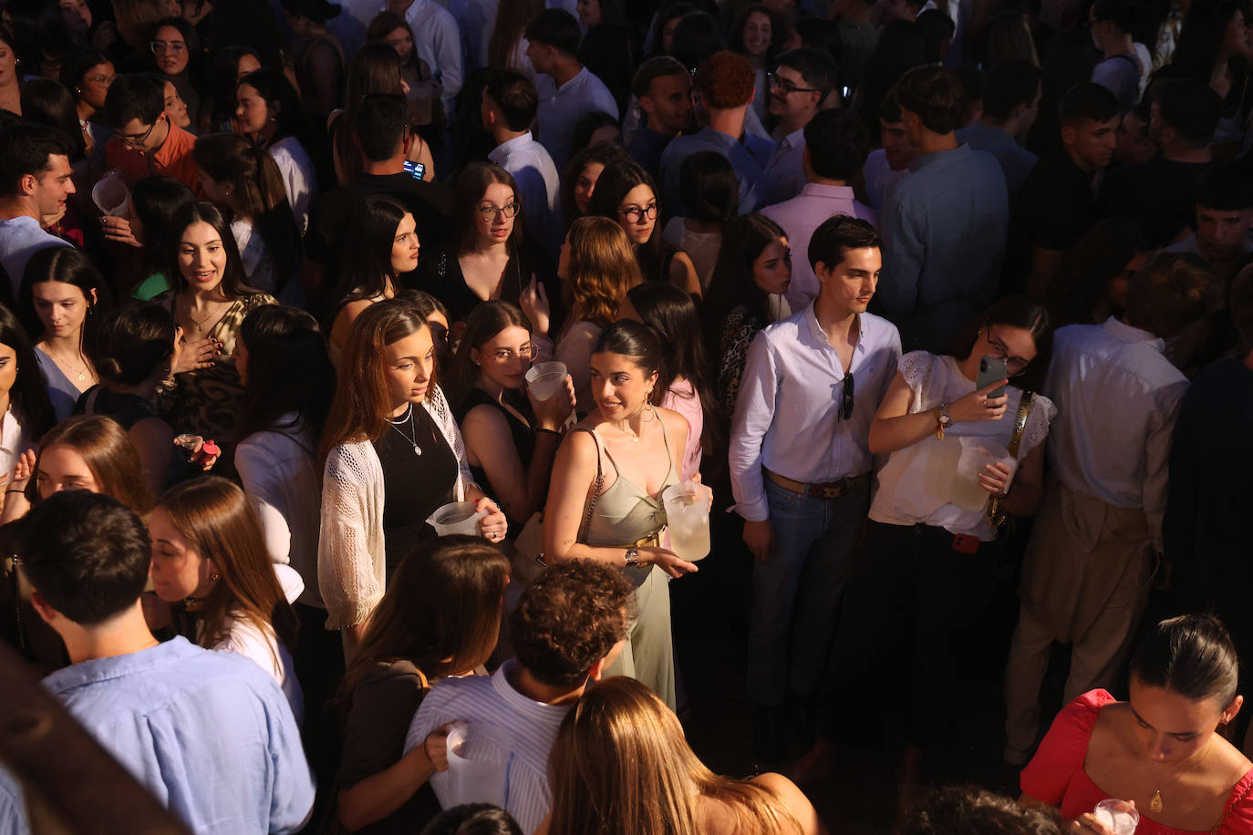 El ambiente nocturno en las Cruces de Mayo en Córdoba, en imágenes