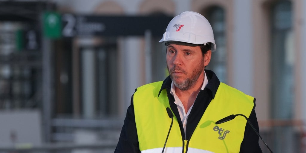 Óscar Puente sí se salta la norma y elude citar a Europa en su promoción del AVE
