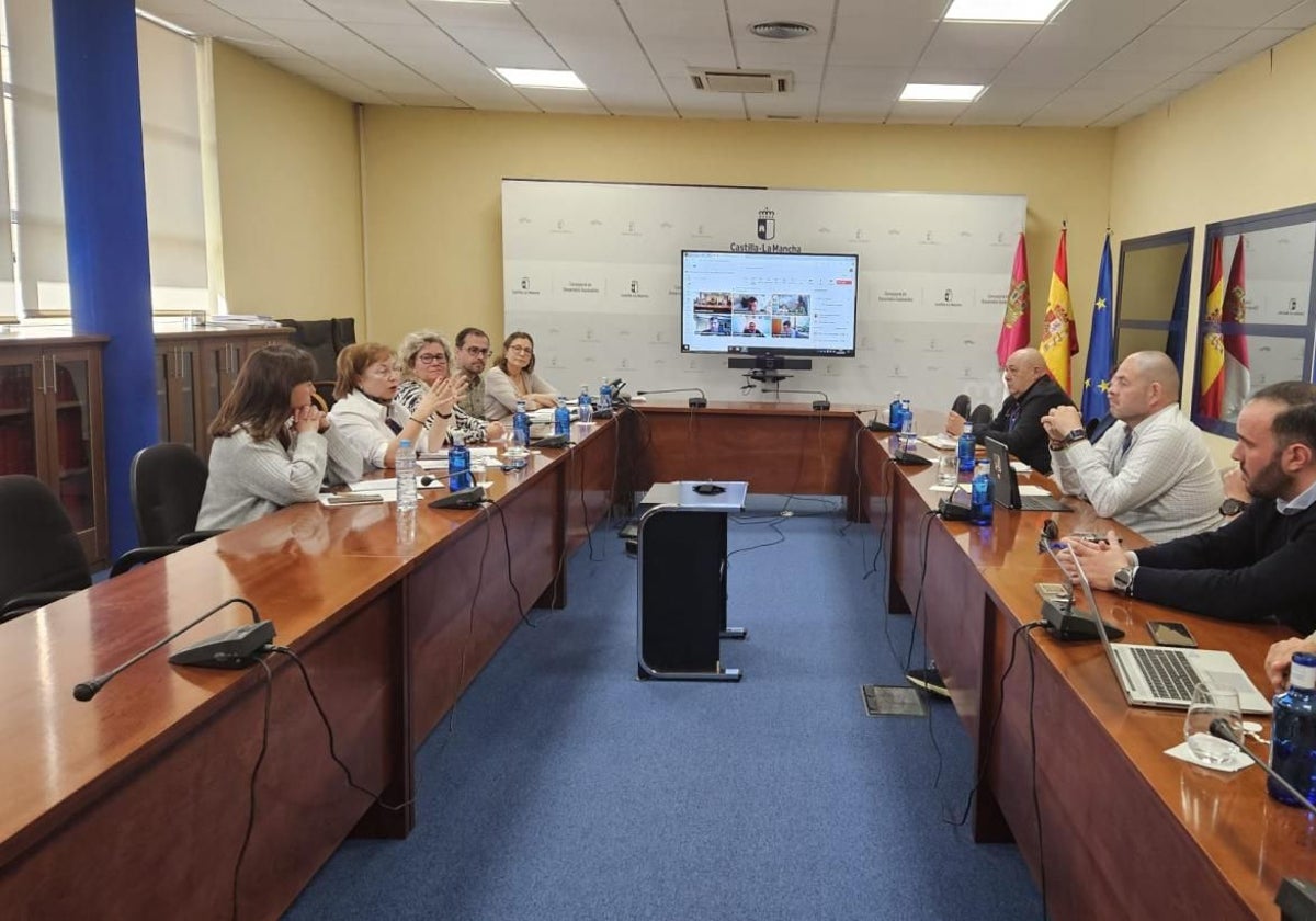 La reunión con el sector cinegético se celebró en la Consejería de Desarrollo Sostenibe